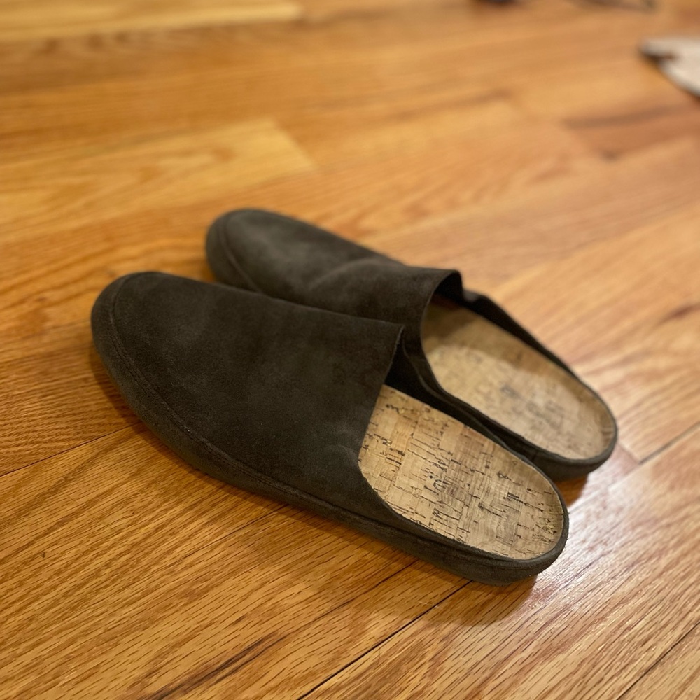 Vince Alonzo Slipper size 8.5M